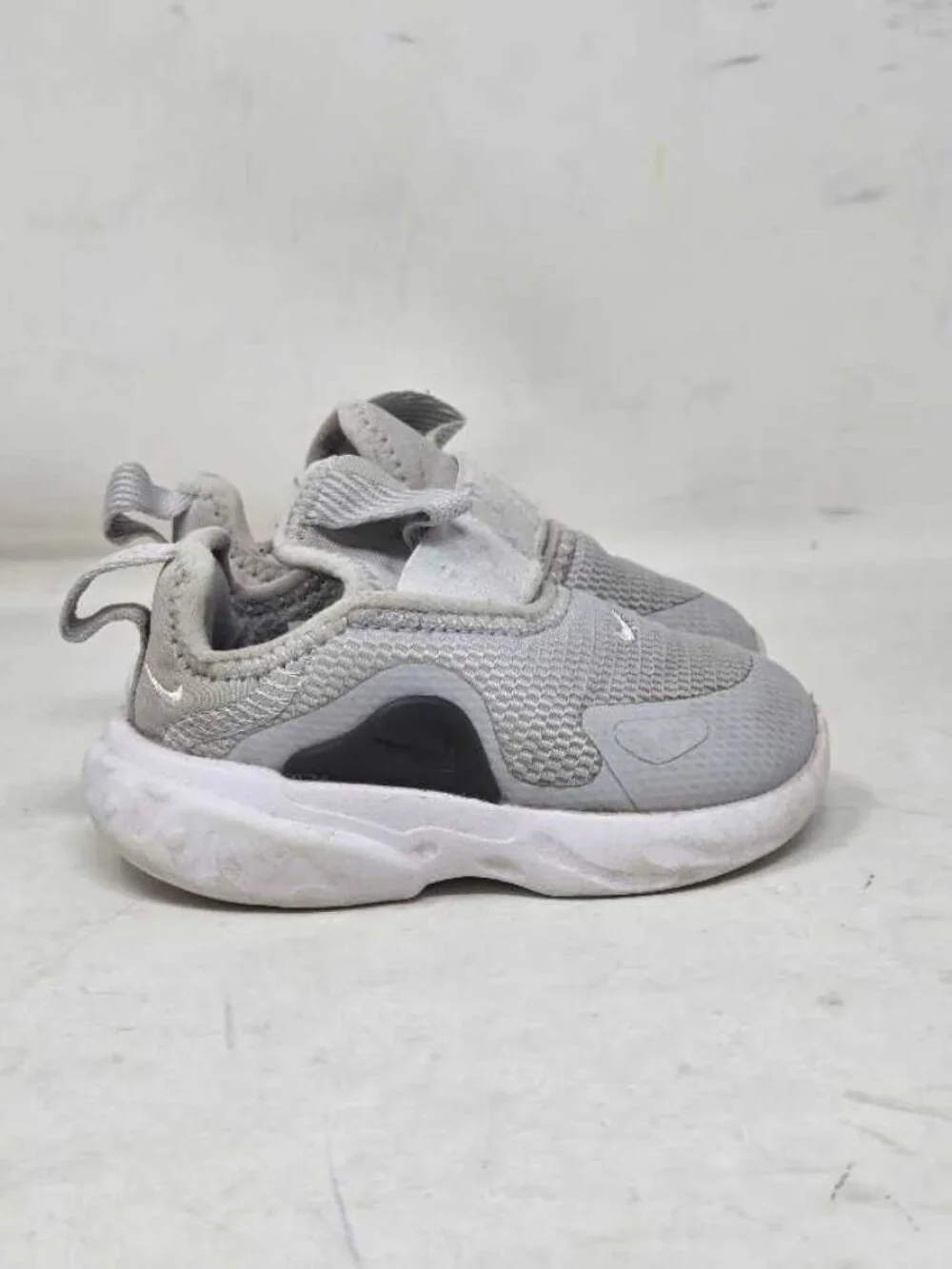 Toddler boy 5 Nike play condition slip on sneakers 5C